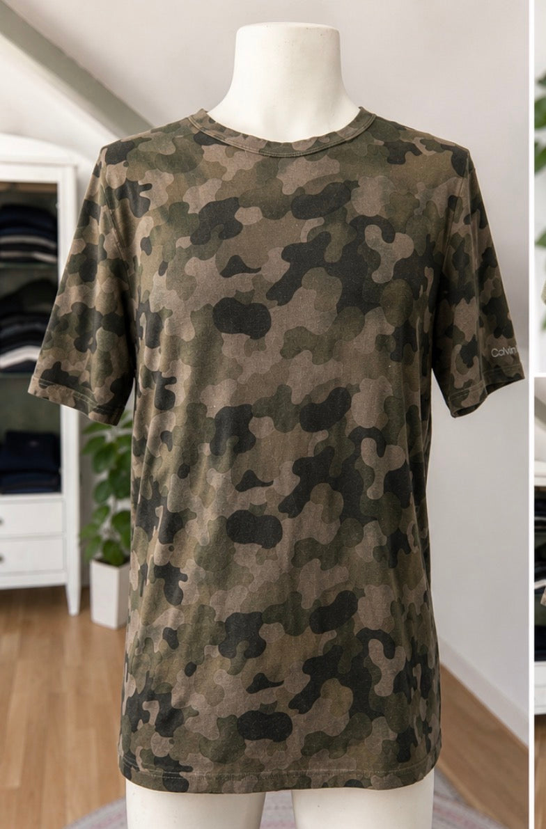 Camiseta Calvin Klein Camuflaje Verde Militar