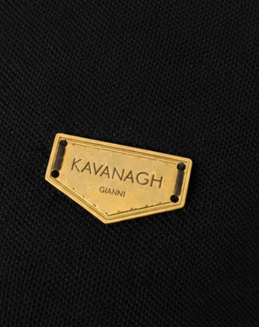 Polo Gianni Kavanagh Negro | Cuello Alto con Placa Metálica