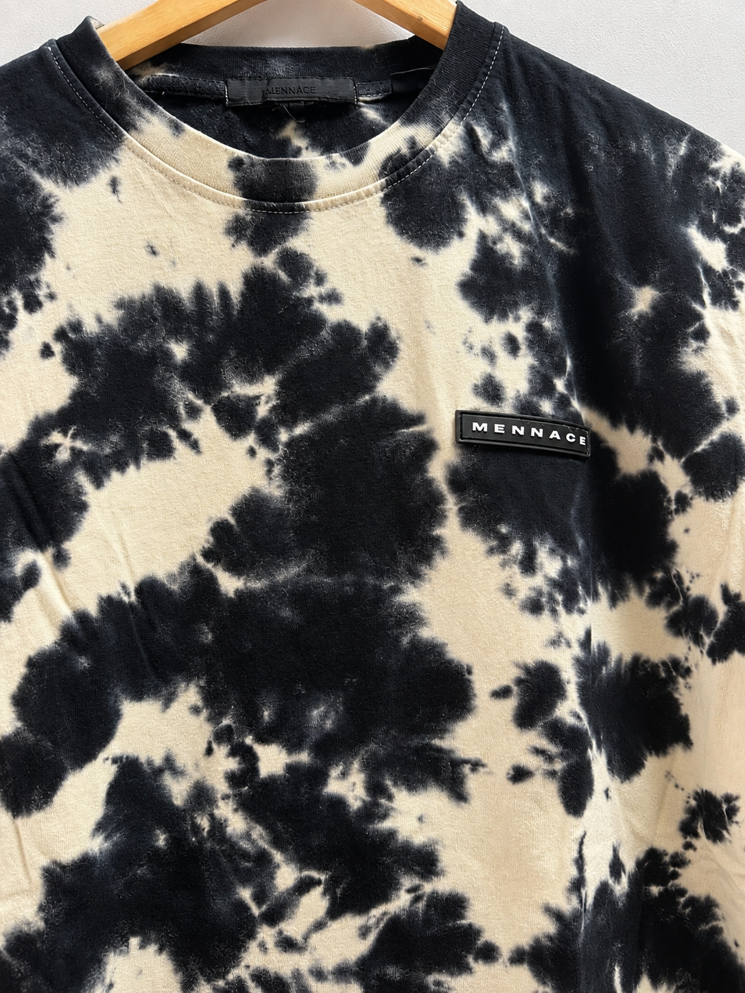 Camiseta Vintage MENNACE Tie-Dye · Black & Cream