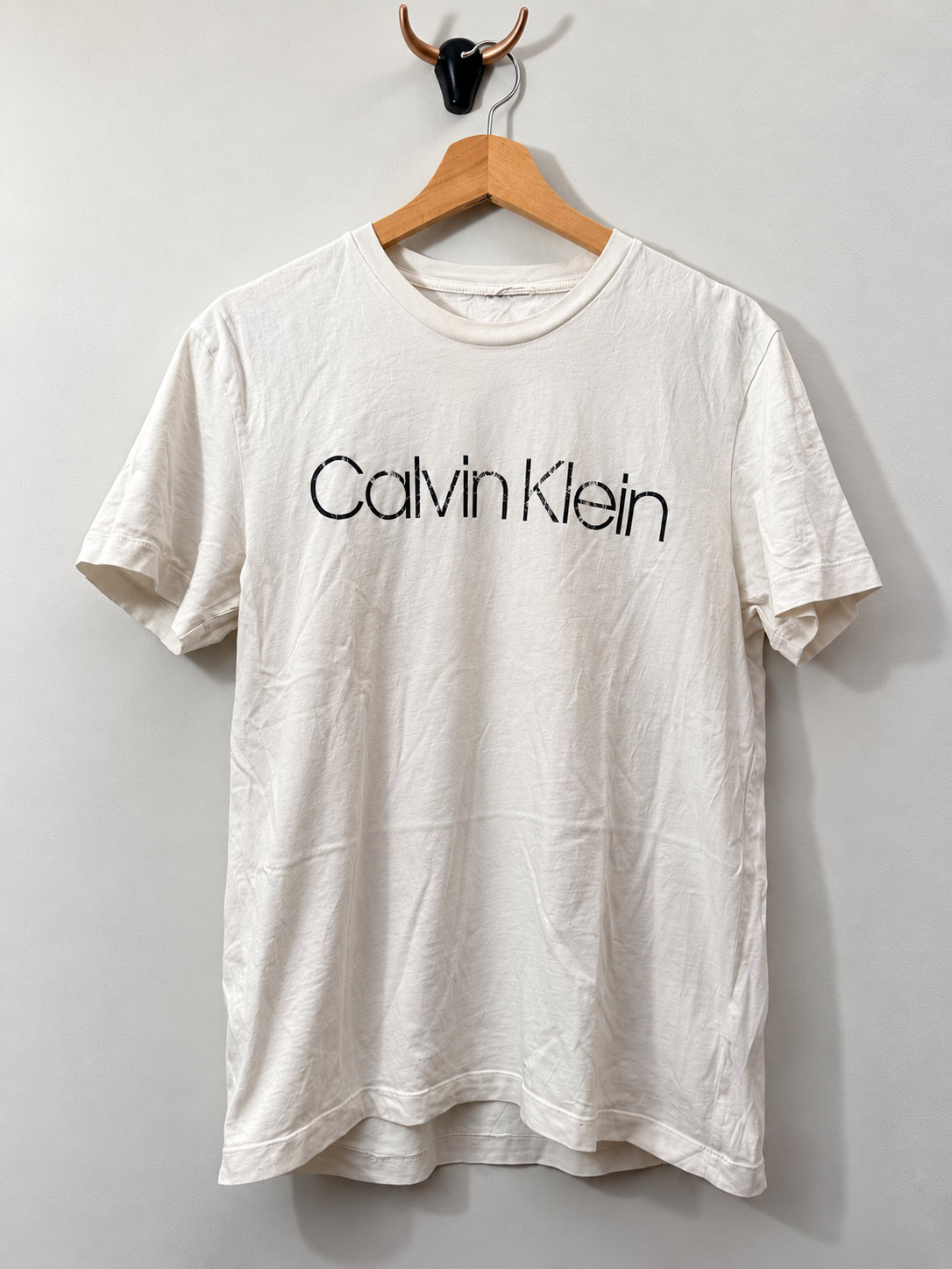 Camiseta Calvin Klein Vintage · Logo Frontal