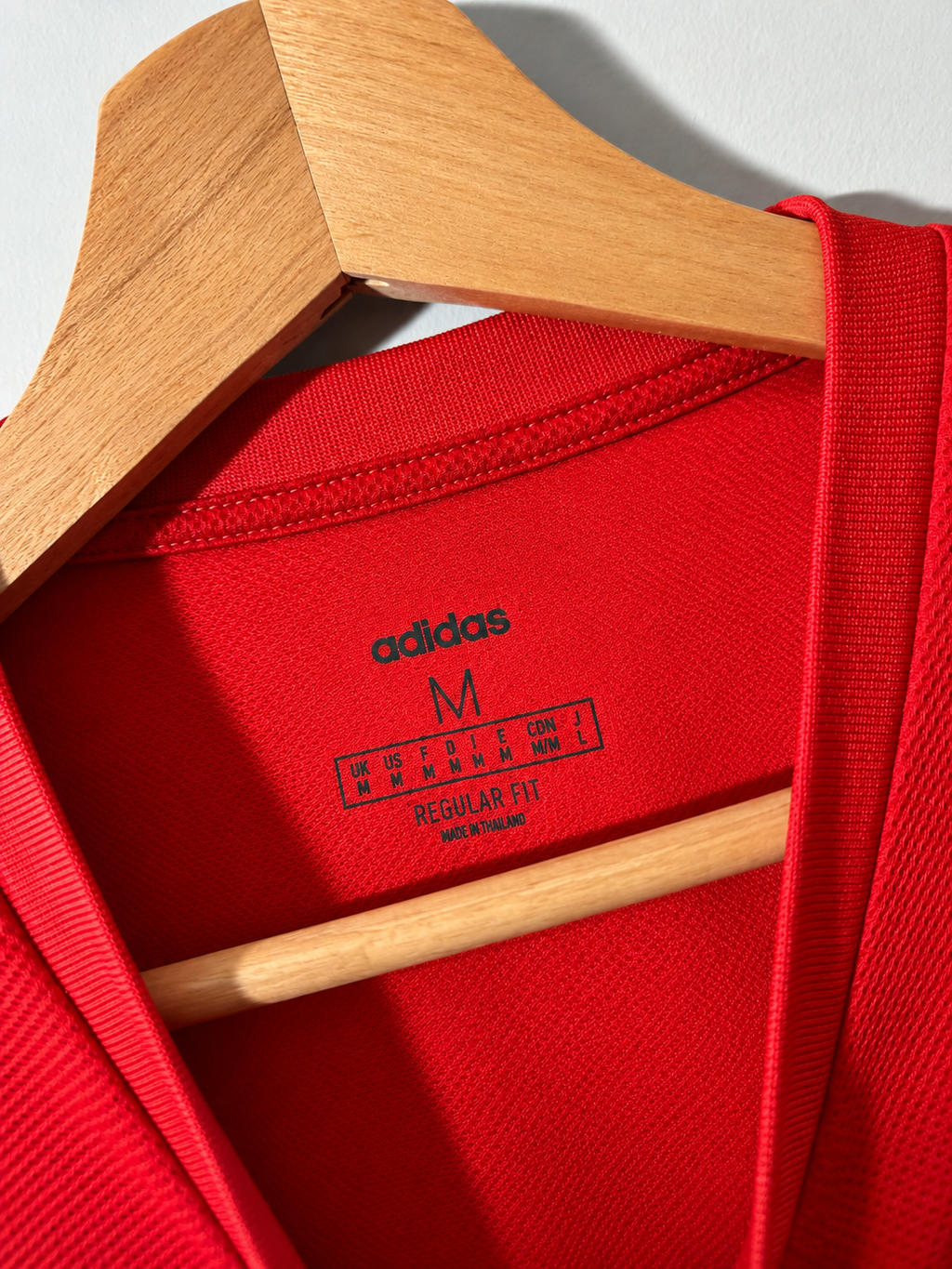 Camiseta Adidas Roja · Talla M