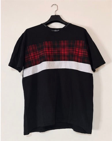 Camiseta negra tartán rojo | Estilo Streetwear | Talla M