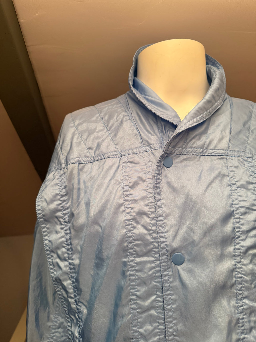Chaqueta vintage 90s azul cielo satinada minimal sporty retro jacket