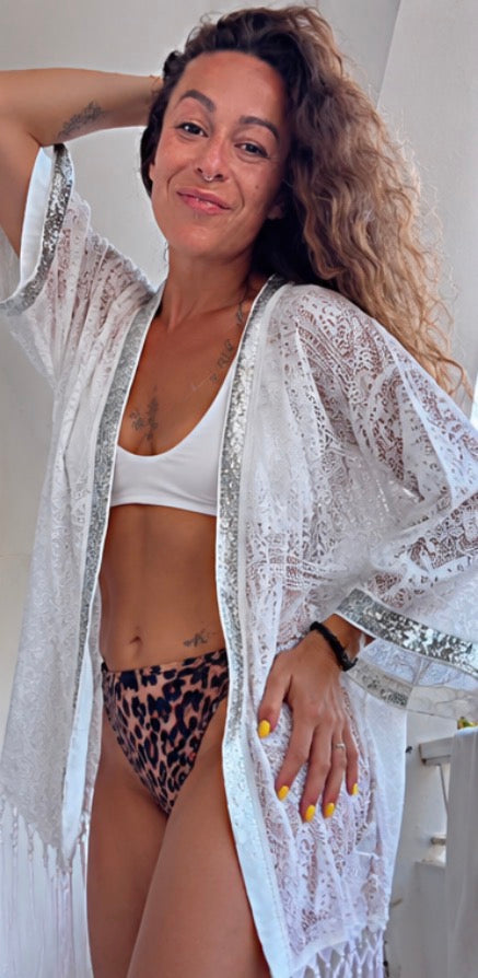 Kimono Vintage Ibicenco de Encaje con Flecos – Blanco