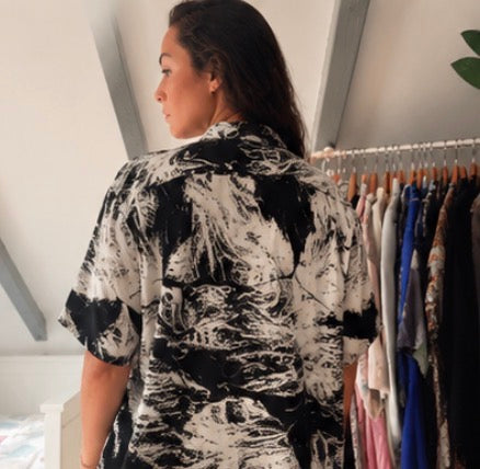 Camisa Vintage Oversize Abstract White & Black