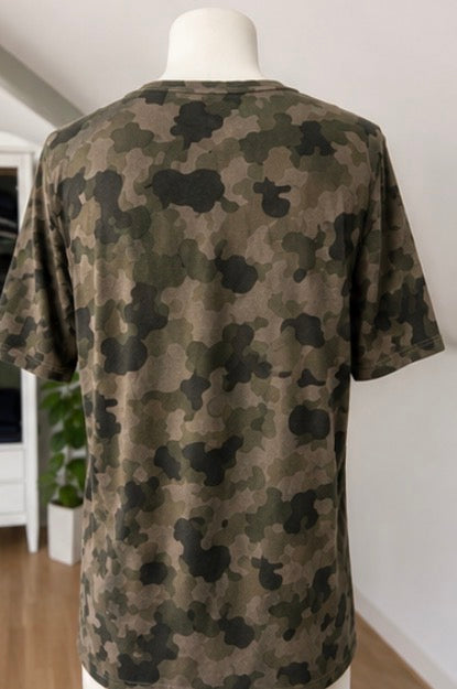 Camiseta Calvin Klein Camuflaje Verde Militar