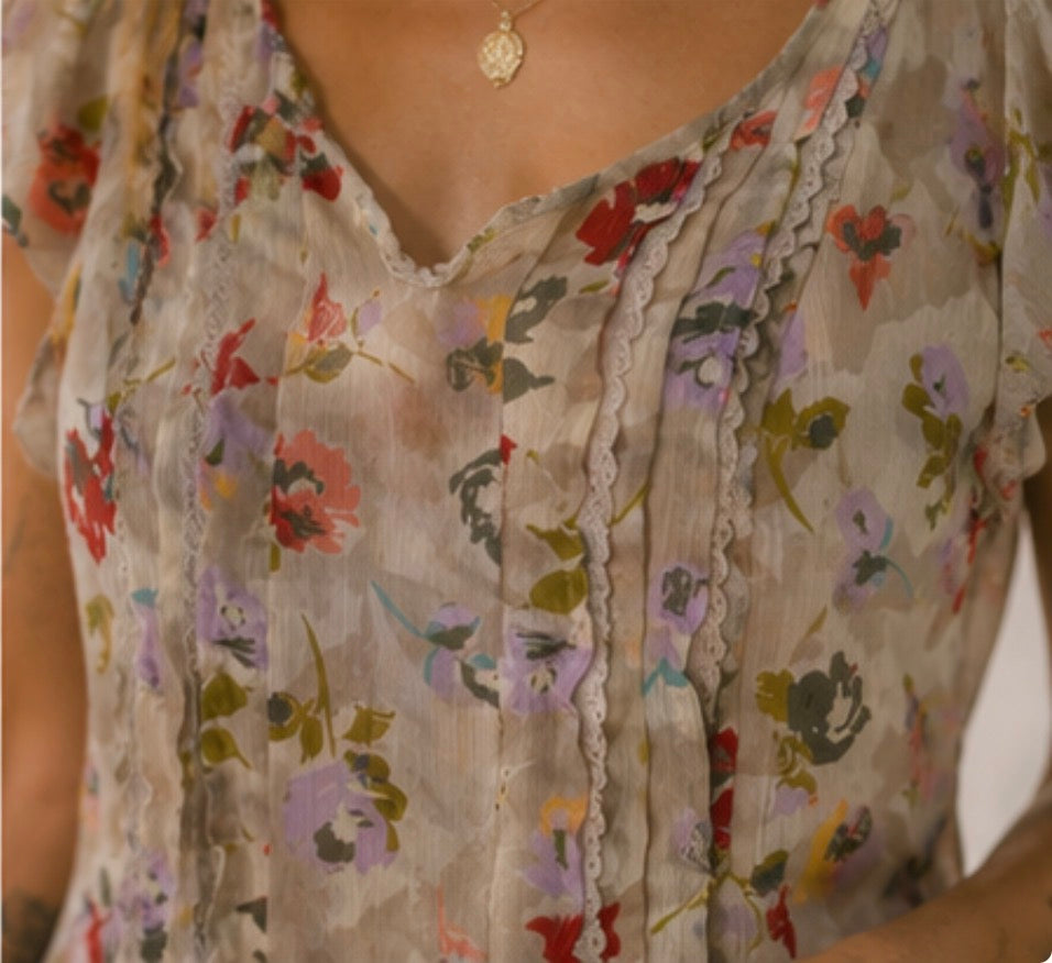 Blusa vintage floral semitransparente boho romántica