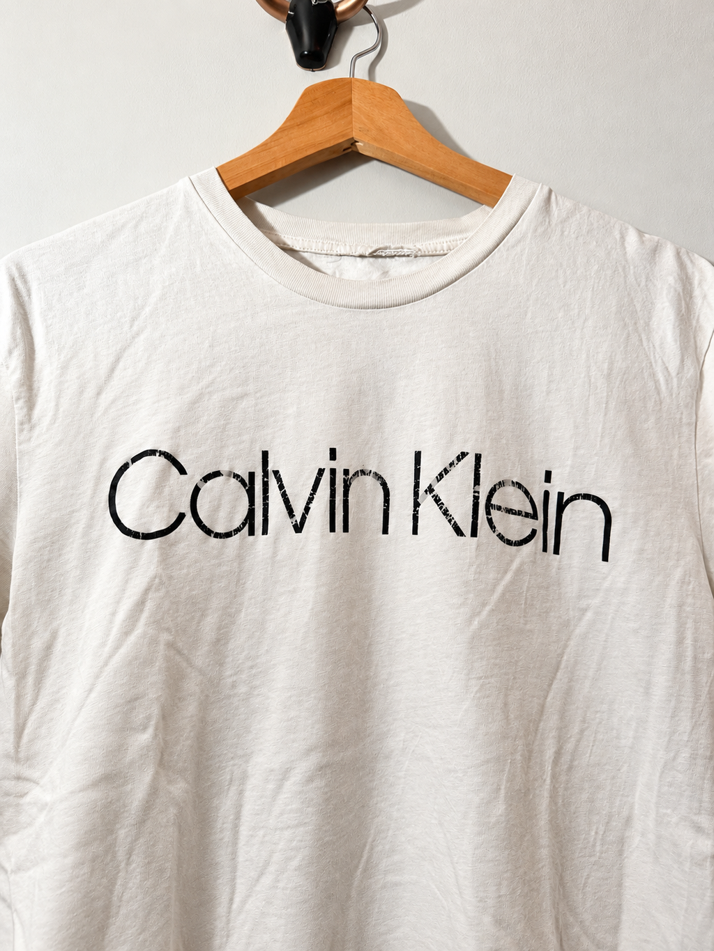 Camiseta Calvin Klein Vintage · Logo Frontal