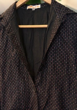 Vestido negro con lunares rosas y manga abullonada – Talla M