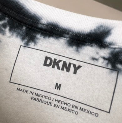 Camiseta DKNY Tie-Dye Blanco y Negro | Logo Frontal | Talla M