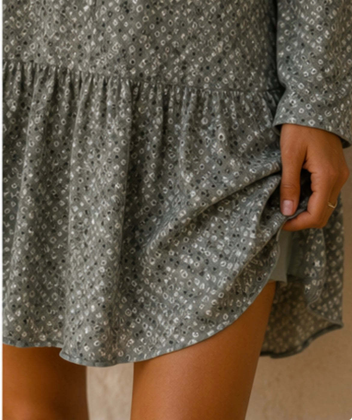 Vestido mini vintage verde salvia estampado boho