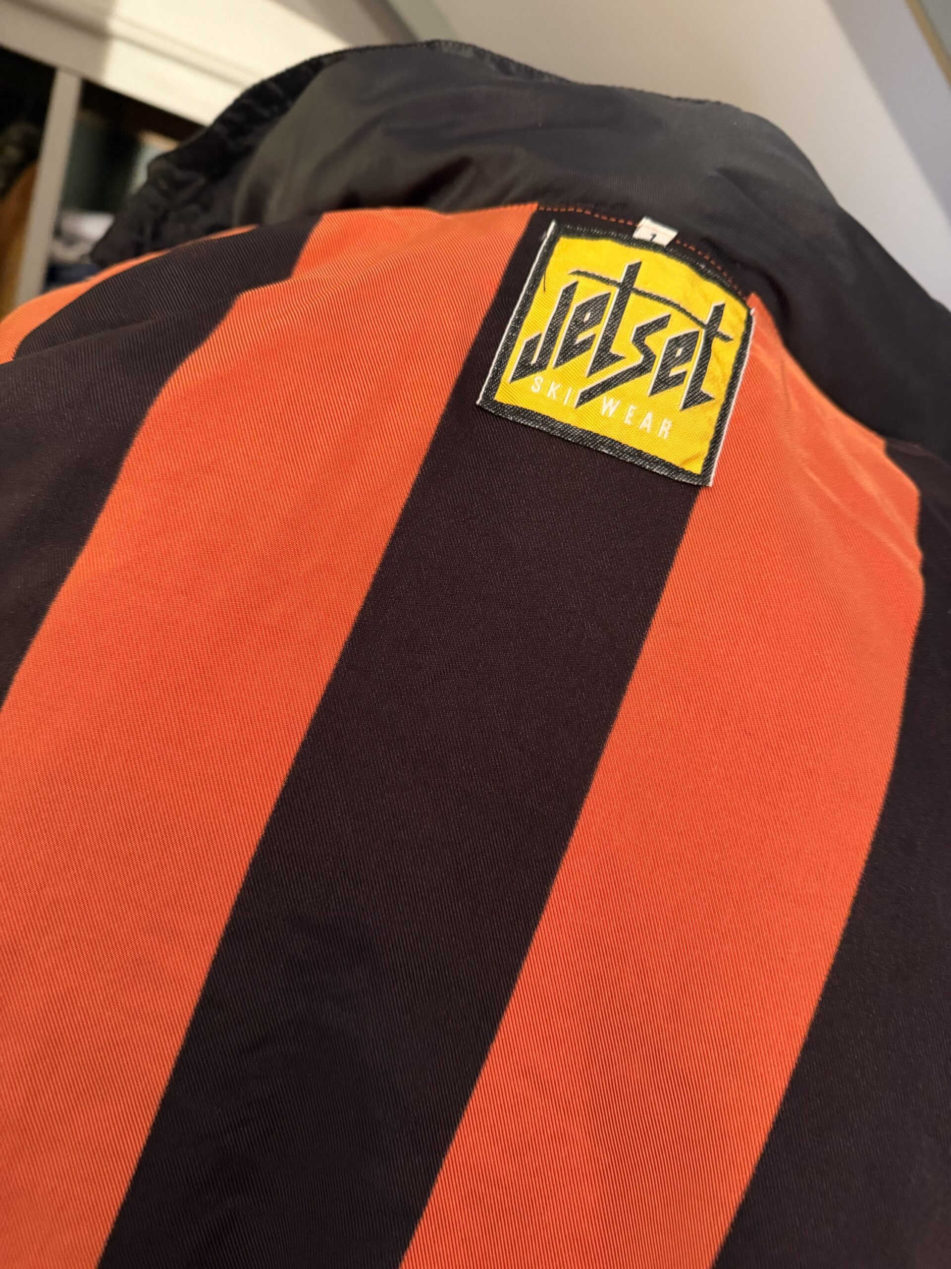 Chaqueta ski vintage JET SET 90s – Print abstracto - Imagen 3