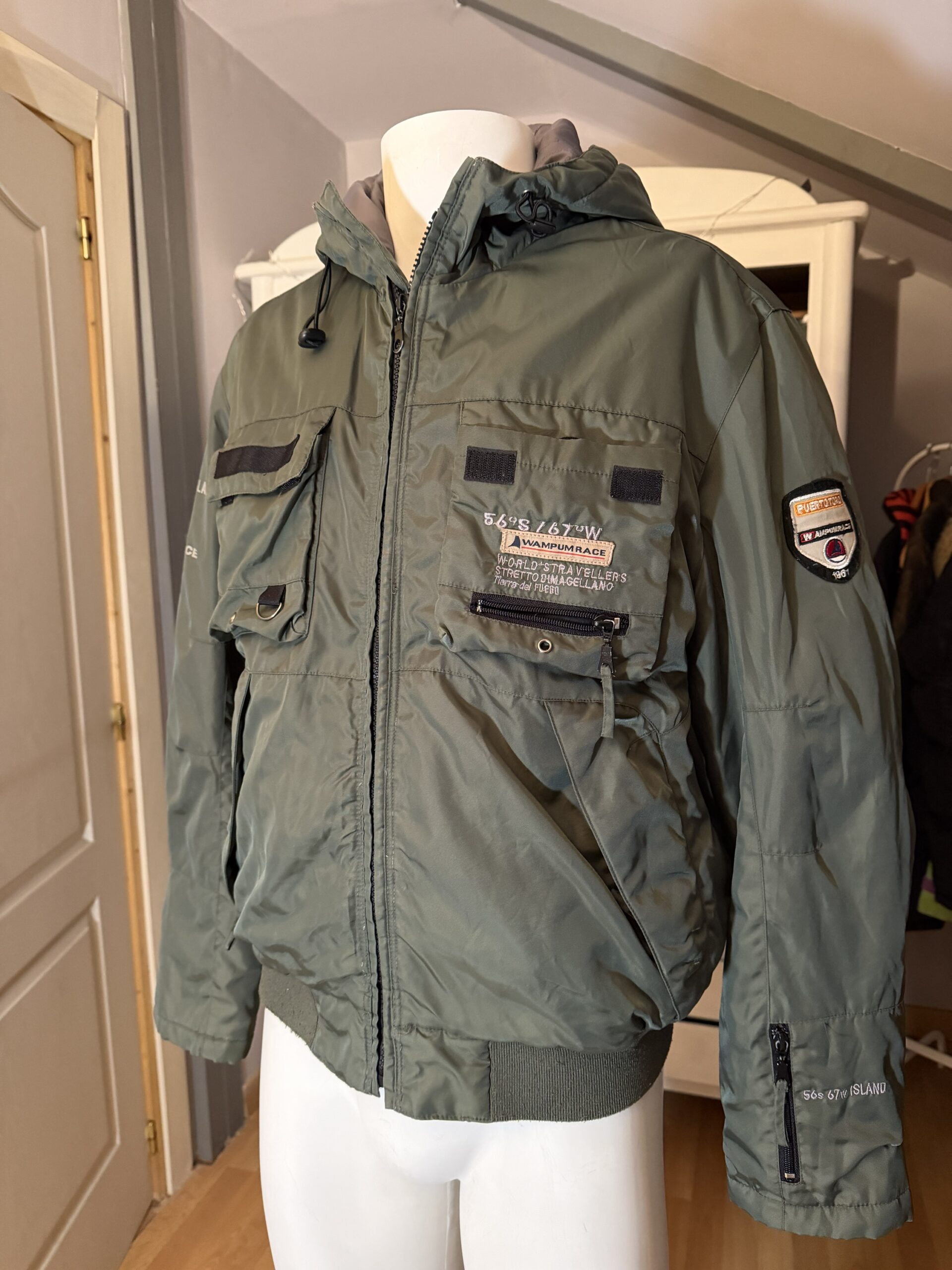 Cazadora técnica Wampum Race vintage verde militar – estilo expedición