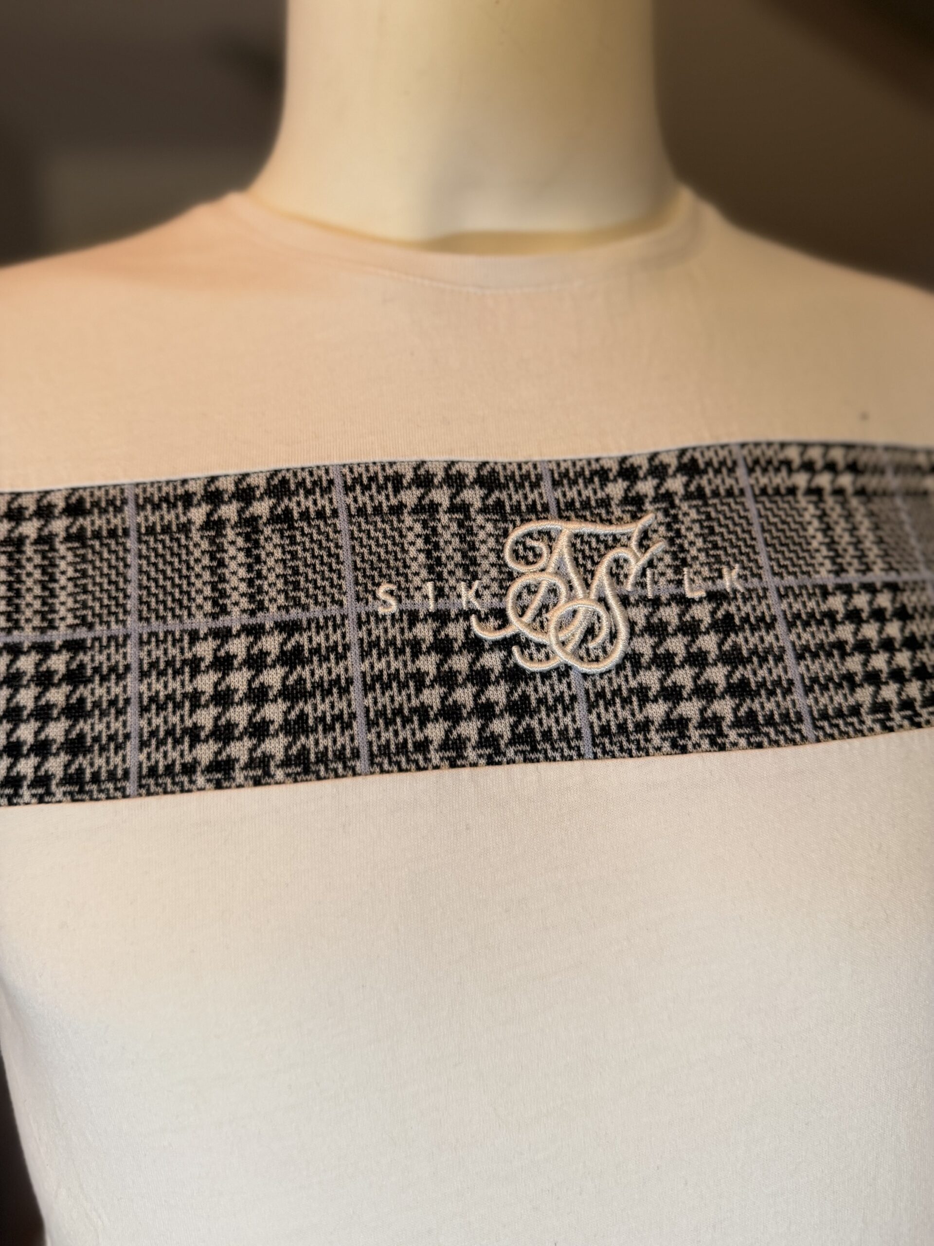 Camiseta SikSilk blanca con panel príncipe de Gales - Imagen 2