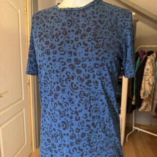 Camiseta Antony Morato animal print azul · Talla M