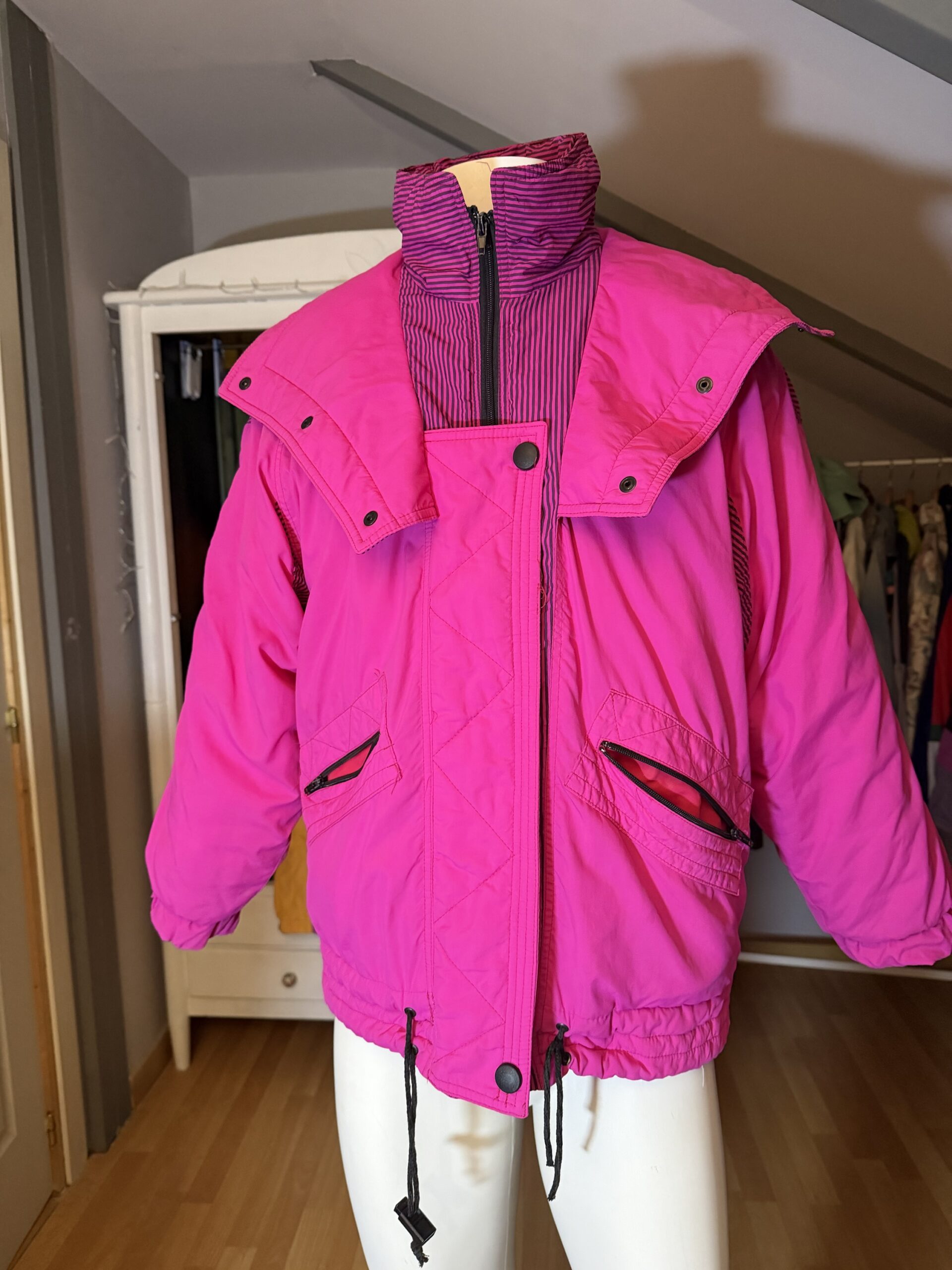 Chaqueta vintage 90s fucsia acolchada oversize